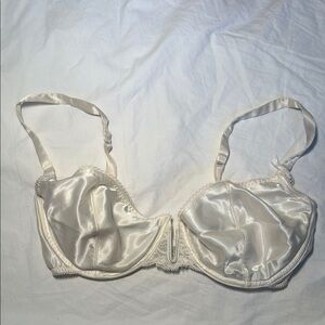 Oscar de la Renta Ivory Satin Bra
